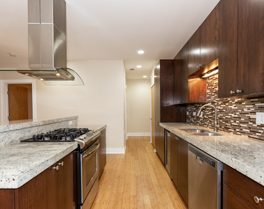 5766 N Lincoln Avenue - Photo Thumbnail 5
