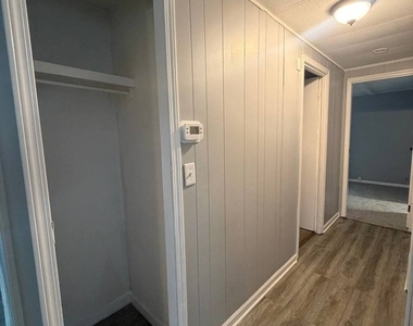 2247 Astor Street - Photo Thumbnail 21