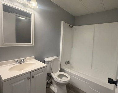 2247 Astor Street - Photo Thumbnail 26