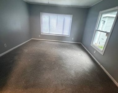 2247 Astor Street - Photo Thumbnail 16