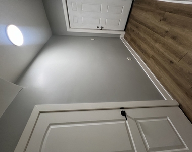 6804 S Champlain Avenue - Photo Thumbnail 23