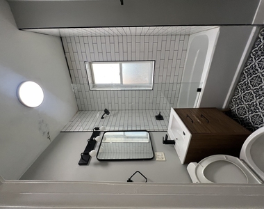 6804 S Champlain Avenue - Photo Thumbnail 14