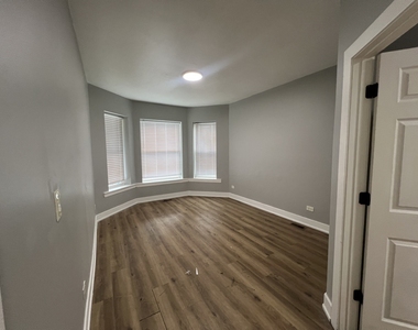 6804 S Champlain Avenue - Photo Thumbnail 17