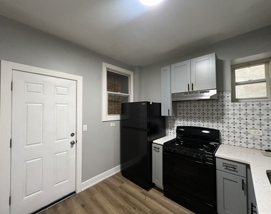 6804 S Champlain Avenue - Photo Thumbnail 8