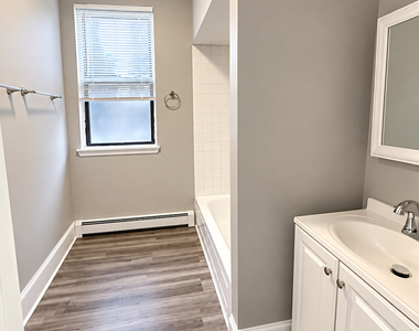 5852 S King Drive - Photo Thumbnail 3