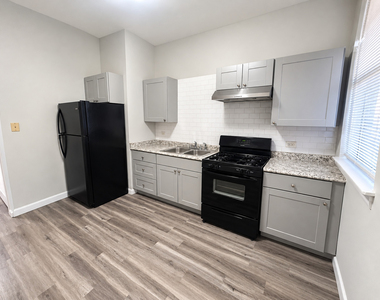 5852 S King Drive - Photo Thumbnail 1