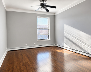 5852 S King Drive - Photo Thumbnail 2