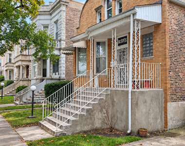 2116 S Springfield Avenue - Photo Thumbnail 2