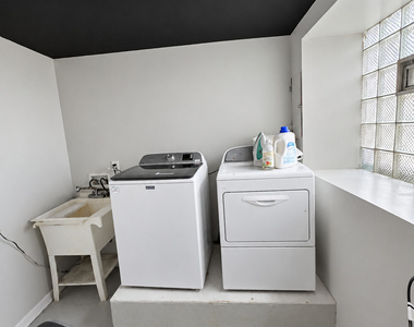 2116 S Springfield Avenue - Photo Thumbnail 20