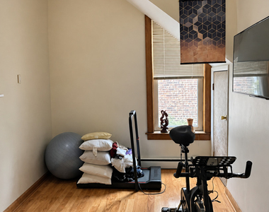 2116 S Springfield Avenue - Photo Thumbnail 9