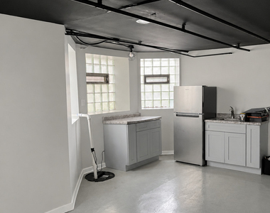2116 S Springfield Avenue - Photo Thumbnail 24