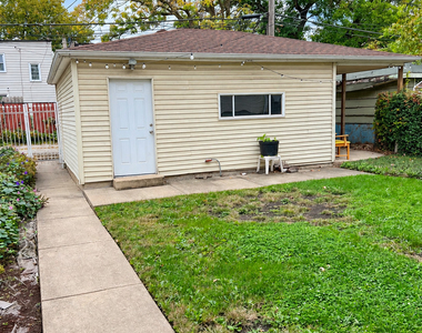 2116 S Springfield Avenue - Photo Thumbnail 30