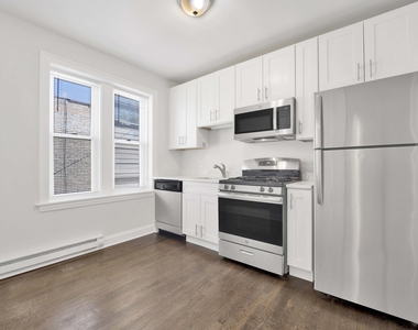 4406 W Altgeld Street - Photo Thumbnail 6