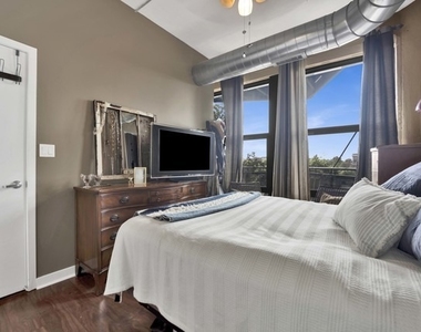 1071 W 15th Street - Photo Thumbnail 10