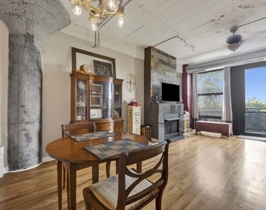 1071 W 15th Street - Photo Thumbnail 4