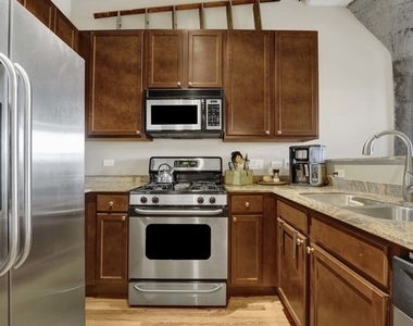 1071 W 15th Street - Photo Thumbnail 8