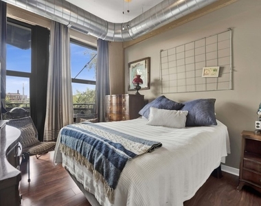 1071 W 15th Street - Photo Thumbnail 9