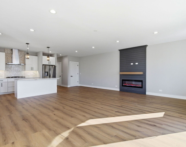 2724 Budd Street - Photo Thumbnail 5