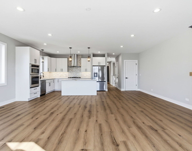 2724 Budd Street - Photo Thumbnail 3