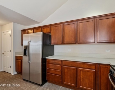 625 Schumann Street - Photo Thumbnail 3