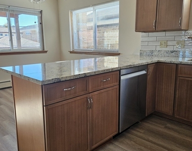 2617 N 74th Court - Photo Thumbnail 6