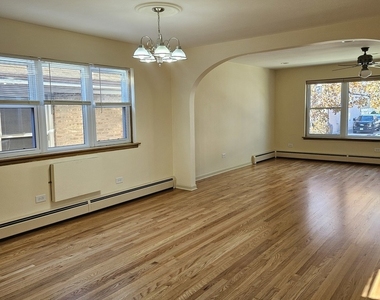 2617 N 74th Court - Photo Thumbnail 2