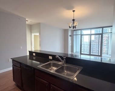 1235 S Prairie Avenue - Photo Thumbnail 7