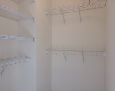 1235 S Prairie Avenue - Photo Thumbnail 11