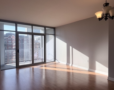 1235 S Prairie Avenue - Photo Thumbnail 2