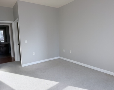1235 S Prairie Avenue - Photo Thumbnail 10