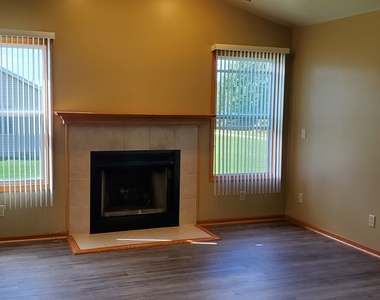 703b Burgess Drive - Photo Thumbnail 3