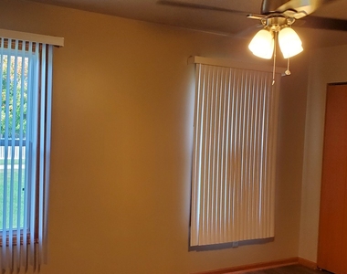 703b Burgess Drive - Photo Thumbnail 7