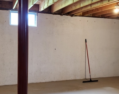 703b Burgess Drive - Photo Thumbnail 14