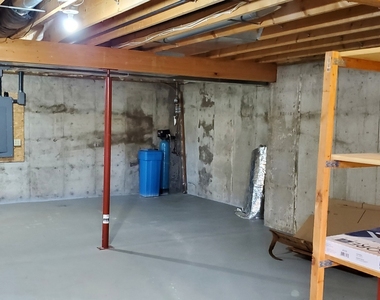 703b Burgess Drive - Photo Thumbnail 15