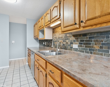 2200 S Stewart Avenue - Photo Thumbnail 3