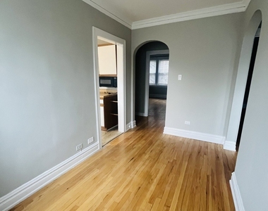 5852 W Higgins Avenue - Photo Thumbnail 3