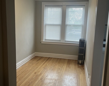 5852 W Higgins Avenue - Photo Thumbnail 4