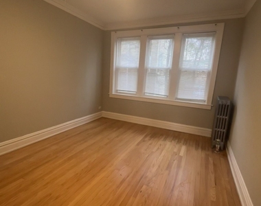5852 W Higgins Avenue - Photo Thumbnail 2