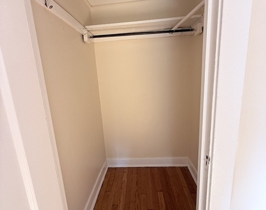 1470 W Winnemac Avenue - Photo Thumbnail 23