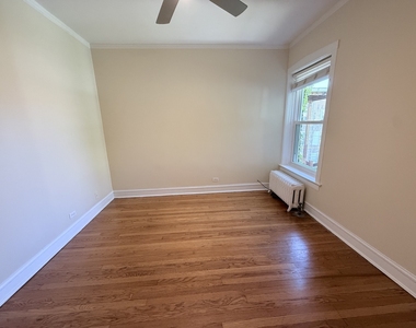 1470 W Winnemac Avenue - Photo Thumbnail 9