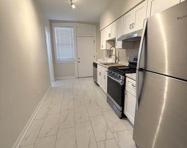 1470 W Winnemac Avenue - Photo Thumbnail 24