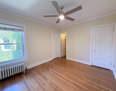 1470 W Winnemac Avenue - Photo Thumbnail 8