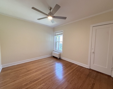 1470 W Winnemac Avenue - Photo Thumbnail 7