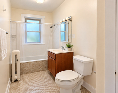 2480 N Lincoln Avenue - Photo Thumbnail 5