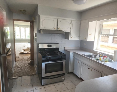 7810 Mayfield Avenue S - Photo Thumbnail 2