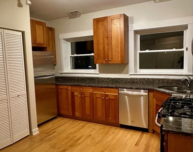2537.5 Prairie Avenue - Photo Thumbnail 2