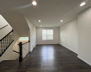 3s625 Camden Street - Photo Thumbnail 7