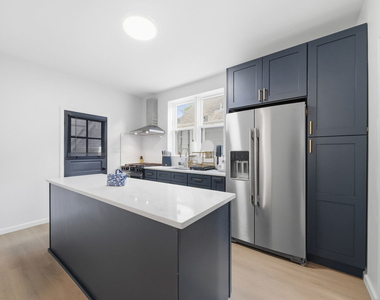 13009 Chicago Street - Photo Thumbnail 5