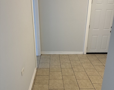 6344 S Eberhart Avenue - Photo Thumbnail 11