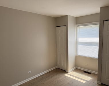 1313 Kingsbury Drive - Photo Thumbnail 10